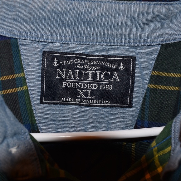 Men's Green Plaid Nautical Button-down - Picture 2 of 2